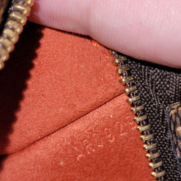 Louis Vuitton Damier Ebene Pouch - Picture 11 of 11